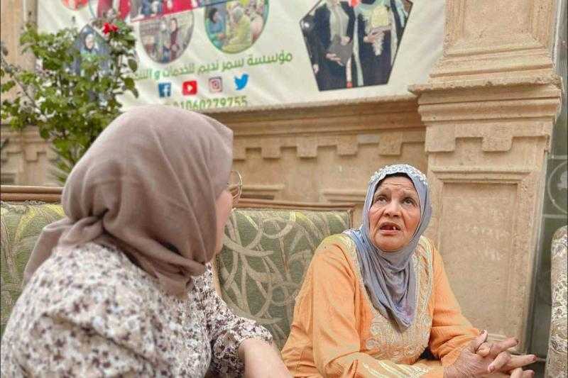 سمر نديم تُعيد سيدة مُسنة لدار ”زهرة مصر” بعد هروبها وتسلمها لأهلها