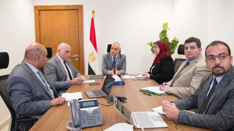 وزير الري يُتابع الموقف التنفيذي لتطهير وتأهيل الترع وأعمال الصيانة الدورية في الشرقية