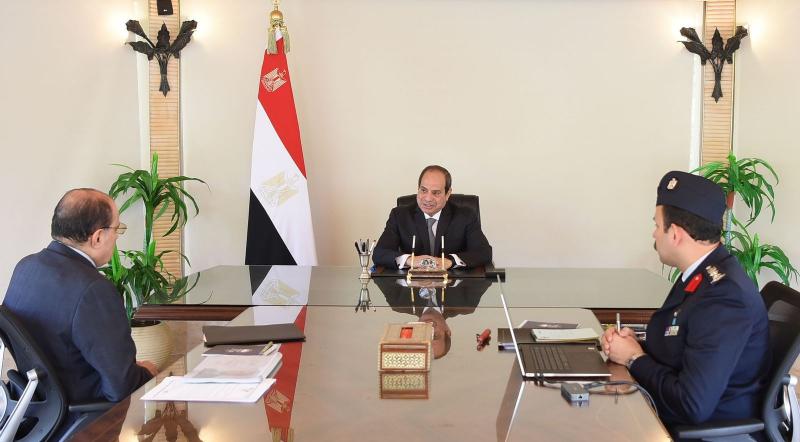 الرئيس السيسي يطلع على مستجدات العمل في عدة مشروعات زراعية وجهود توفير مياه الري وإنشاء الصوامع