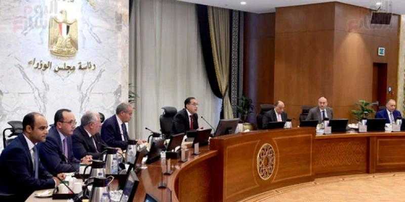 رئيس الوزراء: فض التشابكات المالية بين قطاع البترول والشركات التابعة لوزارتي الكهرباء والطيران