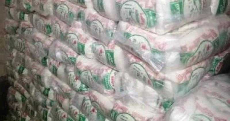 توزيع 10 أطنان سكر بسعر 27 جنيها للكيلو بمدينة الشهداء في المنوفية
