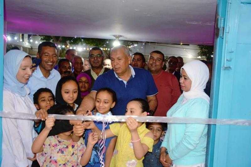 محافظ الوادي الجديد يفتتح معرض العيد فرحة لتوزيع 10 آلاف قطعة ملابس مجانا