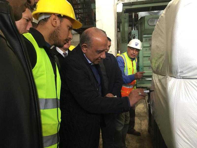 ”قطاع الأعمال”: تصدير أول شحنة من إنتاج ”مصر للحرير الصناعي” بكفر الدوار