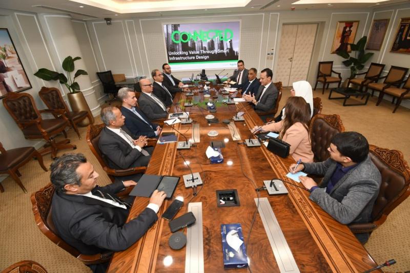 الإسكان تبحث مع ممثلي شركة فرنسية سبل التعاون لإقامة 1000 منزل ذكي| صور