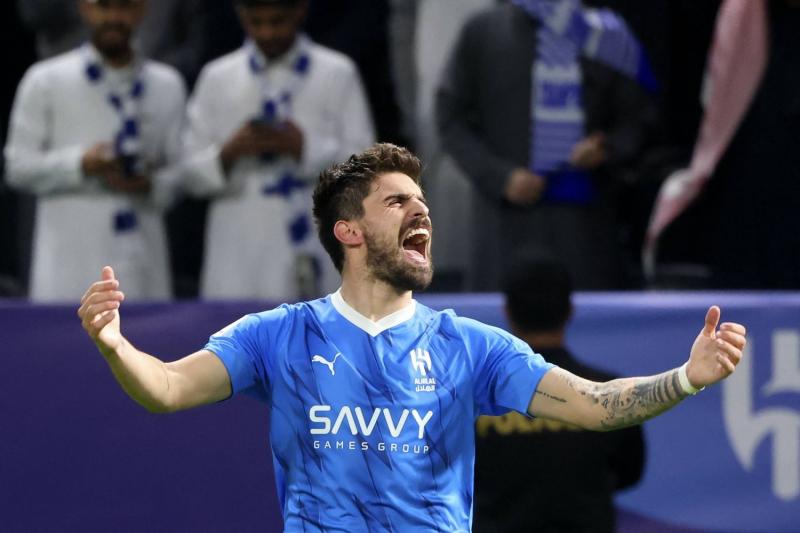نيفيز لاعب الهلال: تغيير أسلوب النصر أربكنا.. وعازمون على حصد السوبر السعودي