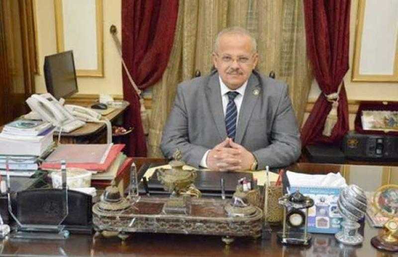 الخشت يتلقى تقريرًا حول عمل أقسام الطوارئ بمستشفيات قصر العيني أول أيام عيد الفطر