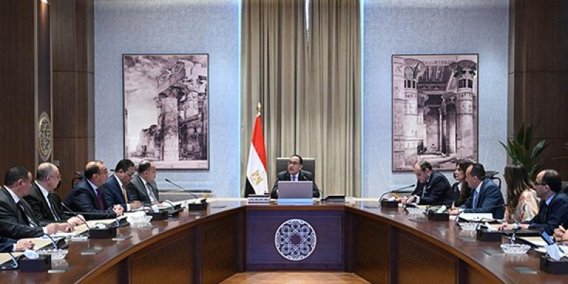 رئيس الوزراء يوجِه بإعداد خطة للتوسع فى استنباط تقاوى قليلة استهلاك المياه