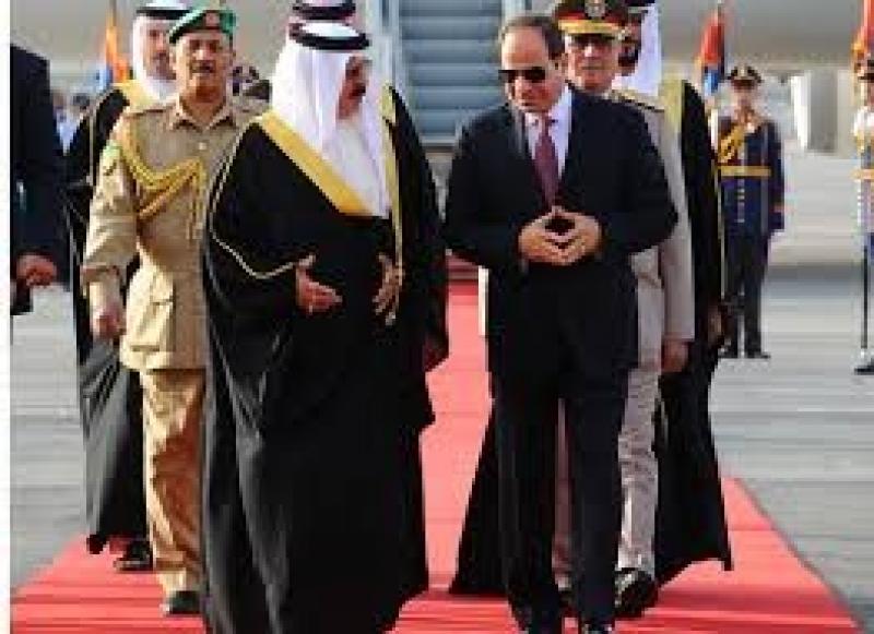 مراسم استقبال رسمية للعاهل البحريني في قصر الاتحادية