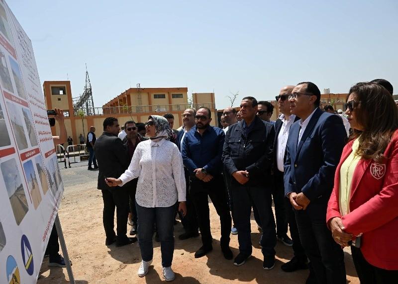 رئيس الوزراء يتفقد مشروع تطوير مدخل محافظة دمياط