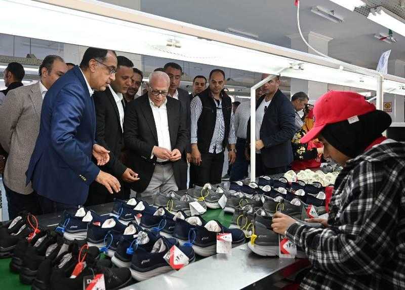 رئيس الوزراء يتفقد مصنع «فيله» للصناعات الغذائية وتكرير وتعبئة الزيوت بالمنطقة الصناعية ببورسعيد