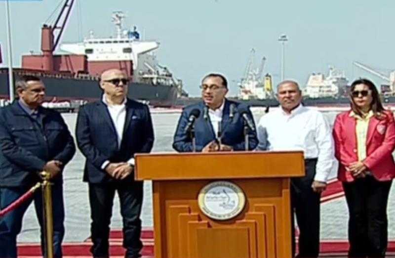 مدبولي: بدء العمل بمحطة تحيا مصر 1 بميناء دمياط أبريل المقبل.. والانتهاء من الميناء بالكامل 2027