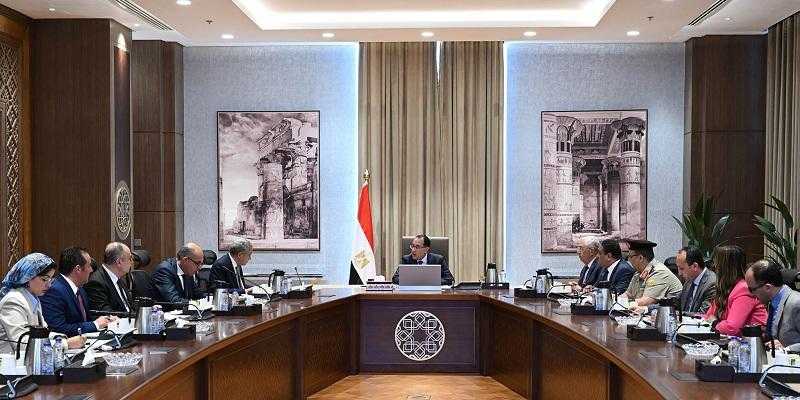 مدبولي يتابع جهود توافر السلع الأساسية وزيادة حجم الاحتياطي الاستراتيجي