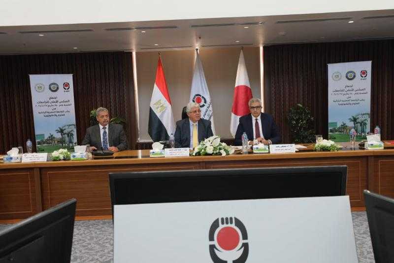 وزير التعليم العالي يوجه باستعداد الجامعات لامتحانات الفصل الدراسي الثاني