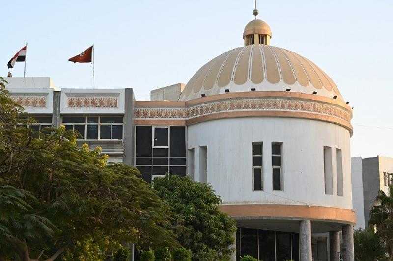 الهيئة القومية لضمان جودة التعليم يبحث اعتماد كلية الطب بجامعة الفيوم