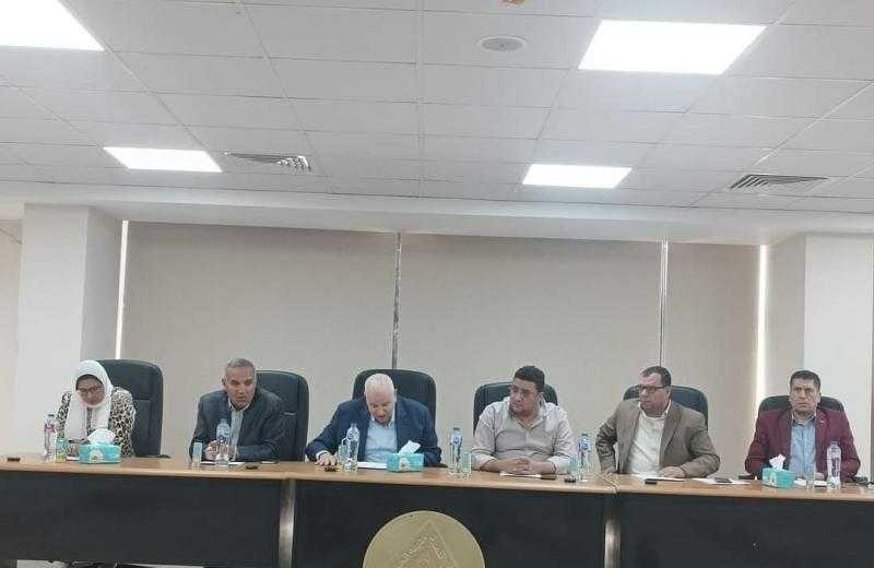 وكيل ”تموين القليوبية” ورئيس جهاز العبور يبحثان التعاون في ضبط جودة وأسعار السلع الغذائية| صور