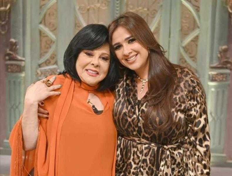 رفقة ”ياسمين عبد العزيز”.. إسعاد يونس تروج لحلقتها الجديدة من ”صاحبة السعادة”