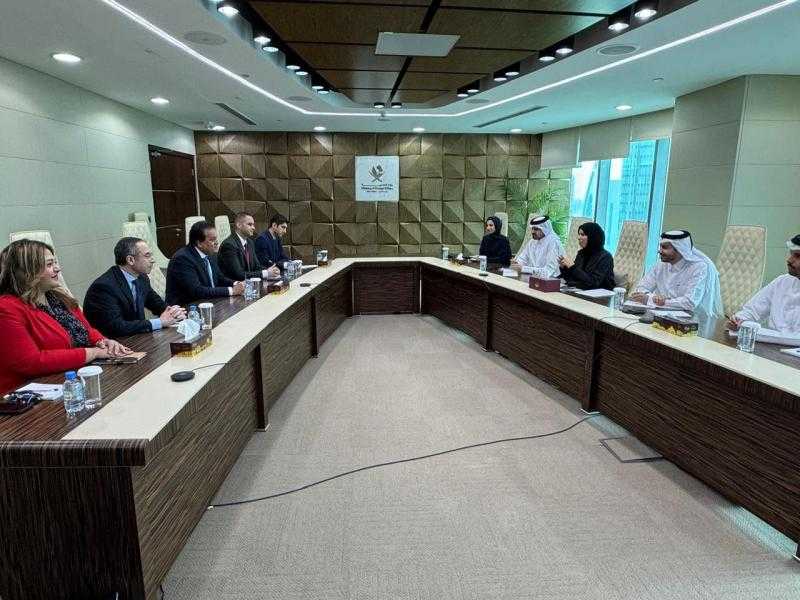 وزير الصحة يبحث مع وزيرة التعاون الدولي القطرية فرص الاستثمار في المجال الصحي والسياحة العلاجية