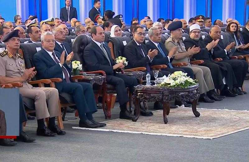 الرئيس السيسي يشهد افتتاح عدد من المشروعات بالفيديو كونفرانس