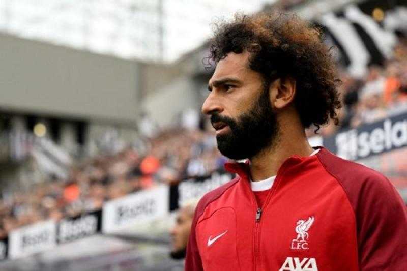 رئيس إيفرتون السابق: يجب على ليفربول بيع محمد صلاح