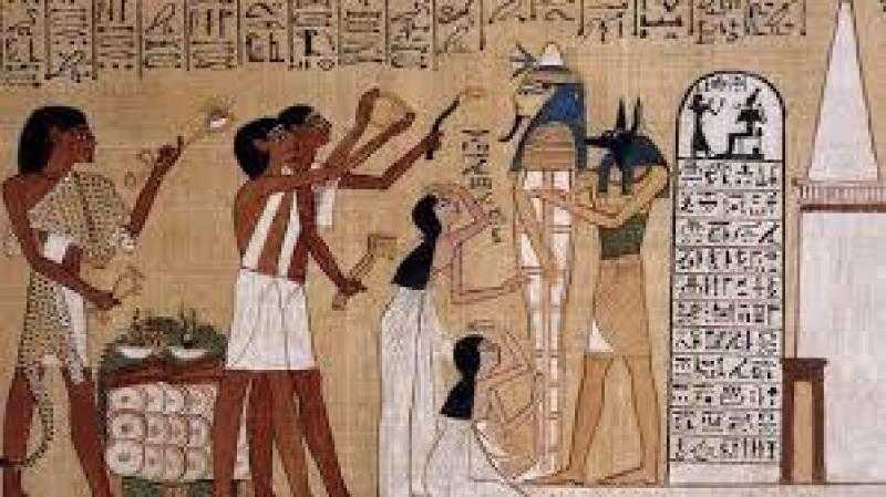 خبير أثري: ارتداء المصري القديم للذهب بالقدمين غرضه ديني