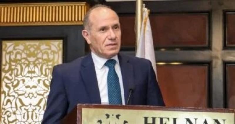رئيس القابضة للتشييد يتفقد مشروع المقطم ويتابع التنفيذ بتكلفة 32 مليار جنيه