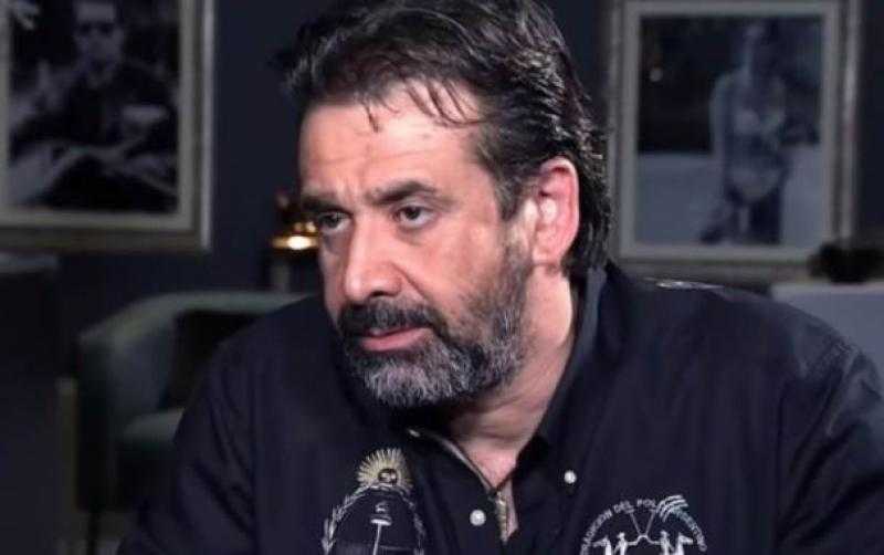 محمد رمضان يعزي كريم عبد العزيز في وفاة والدته