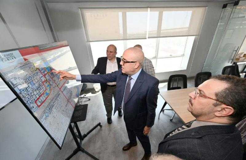 وزير الإسكان يناقش مقترحات لتطوير المناطق الصناعية بالمدن الجديدة