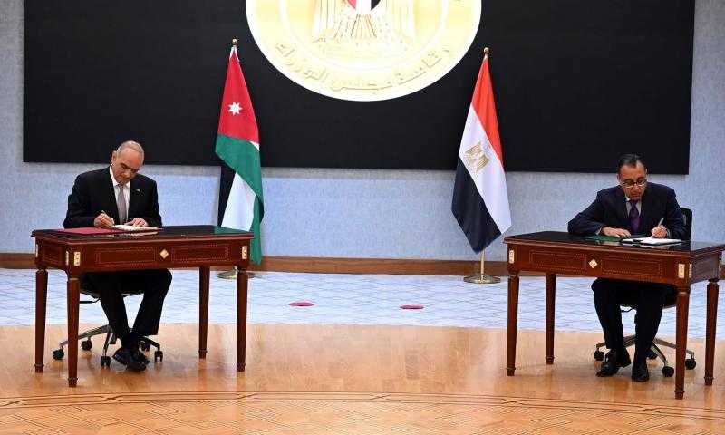 رئيسا وزراء مصر والأردن يوقعان محضر اجتماعات الدورة الـ 32 للجنة العليا المصرية الأردنية المشتركة