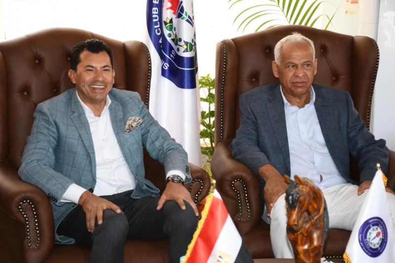 وزير الرياضة في اجتماع مجلس إدارة نادي سموحة: لن نترك مؤسسة رياضية بها مشاكل ونعمل علي تذليل كافة العقبات