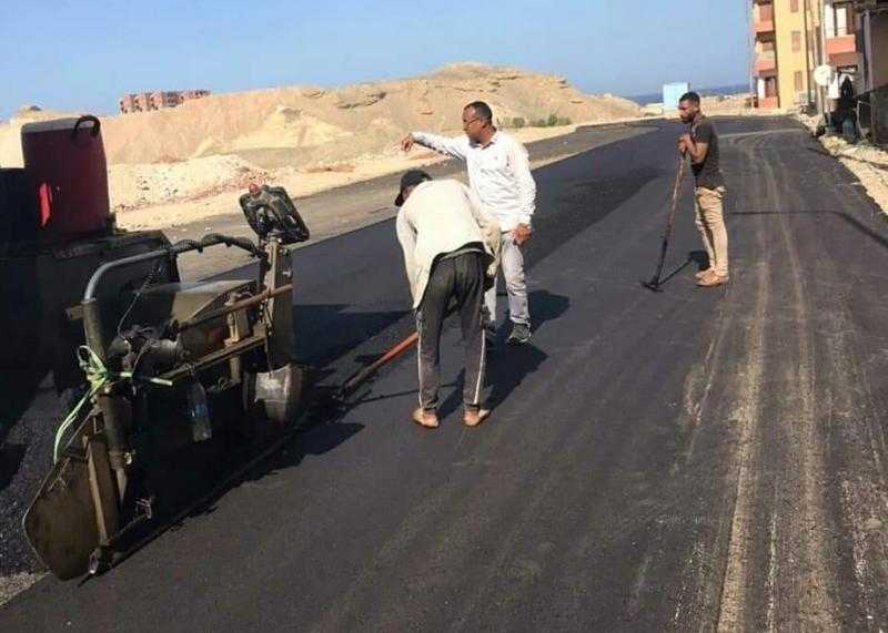 وزير الإسكان: جارٍ إنشاء وتوسعة ورصف المرحلة الأولى لطريق سيدي سالم بمرسى علم