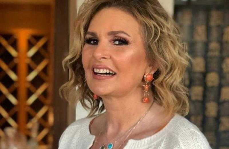 يسرا: عادل إمام أسطورة فنية وأشعر وأنا معه كأنني أحتضن العالم