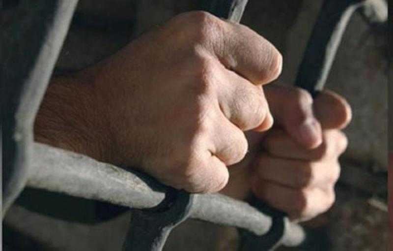 حبس عاطل لاتهامه بانتحال صفة موظف حكومة في منطقة الوايلى