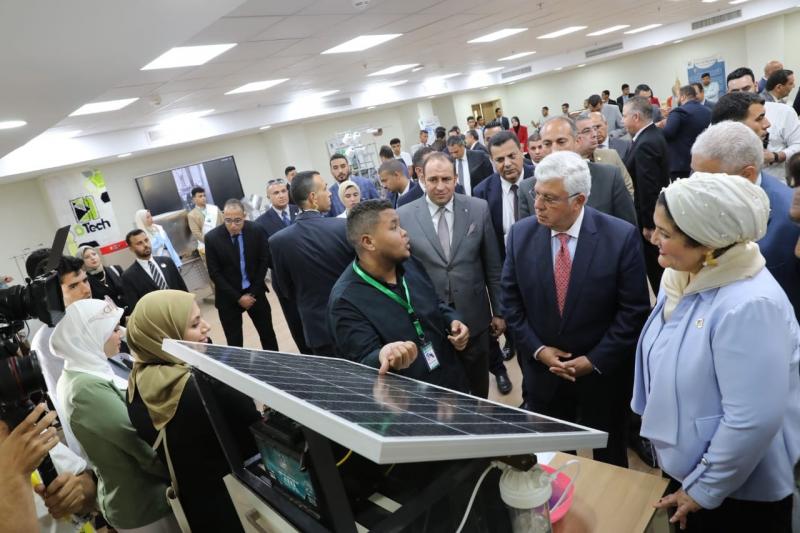وزير التعليم العالي: جار إنشاء 17 جامعة تكنولوجية جديدة | صور