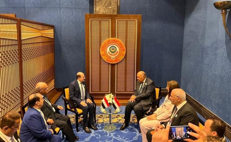 وزير الخارجية سامح شكري يلتقي نظيره اليمني في المنامة