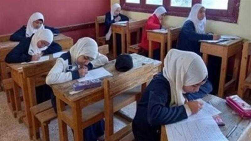بدء امتحان اللغة العربية بلجان الإعدادية بالقاهرة