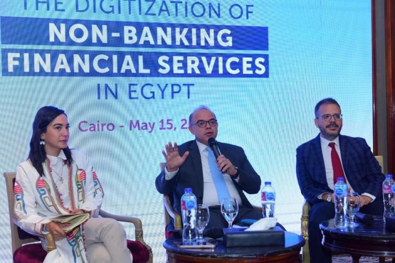 رئيس الرقابة المالية يستعرض جهود التحول الرقمي بالقطاع المالي غير المصرفي أمام ممثلي مجتمع الأعمال