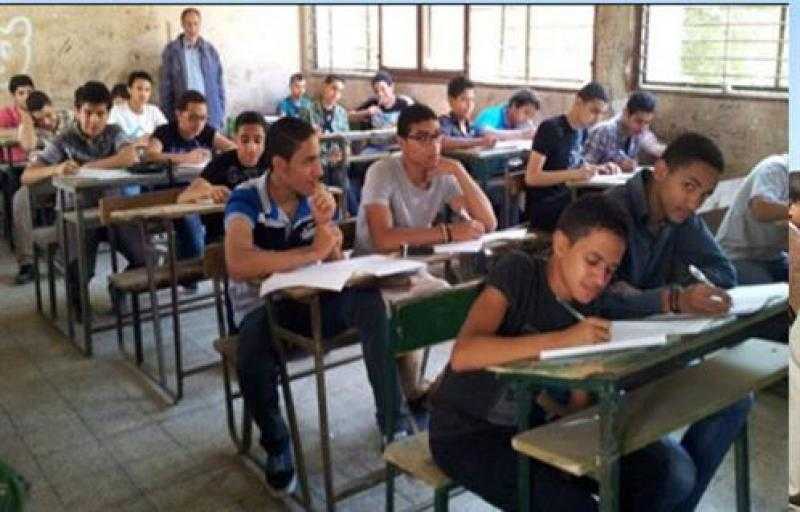 إحالة 3 طلاب للتحقيق بسبب الغش الإلكتروني خلال امتحانات الإعدادية بالبحيرة