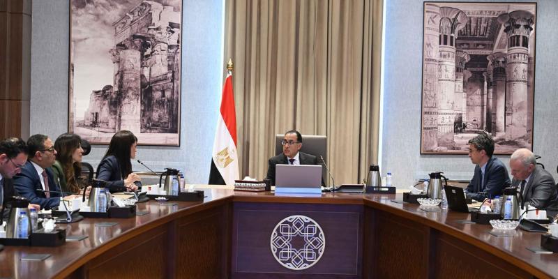رئيس الوزراء يتابع مع مسئولي البنك الدولي تنفيذ وثيقة سياسة ملكية الدولة وحوكمة الشركات الحكومية