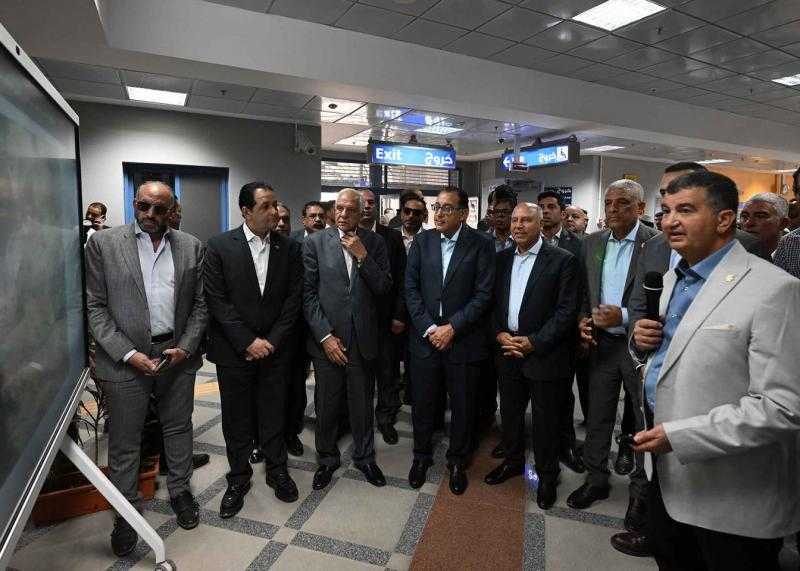 رئيس الوزراء: تكليفات من الرئيس السيسي بالعمل دومًا على تحسين خدمات النقل الجماعي للمواطنين.. صور