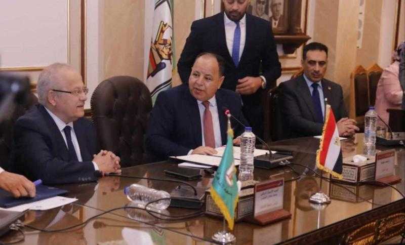وزير المالية: تقديرات بتراجع عوائد قناة السويس بنحو 60 % بسبب التوترات بمنطقة البحر الأحمر
