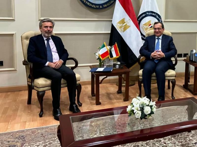 وزير البترول يستقبل السفير الإيطالي لبحث سبل التعاون في مجال الطاقة