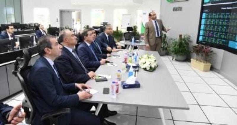 وزير البترول يتابع انتظام تأمين إمدادات الغاز والوقود لقطاع الكهرباء والمصانع