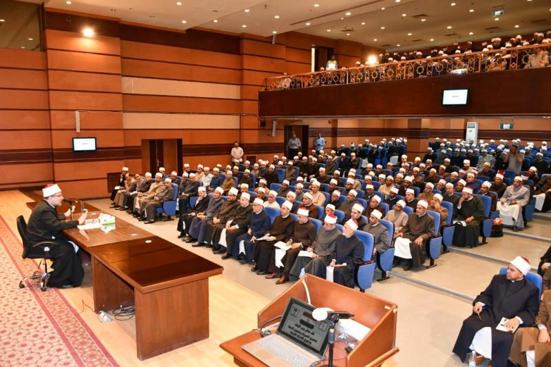 بحضور نحو 400 قيادة.. وزير الأوقاف يشدد على التعامل بحسم مع أية مخالفة لتعليمات خطبة الجمعة