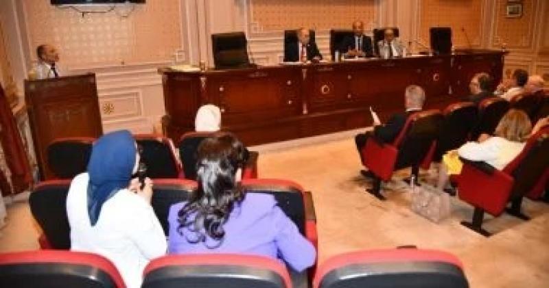 صحة الشيوخ تناقش تحويل المركز المتميز للأمومة والطفولة بمنشأة القناطر لمستشفى