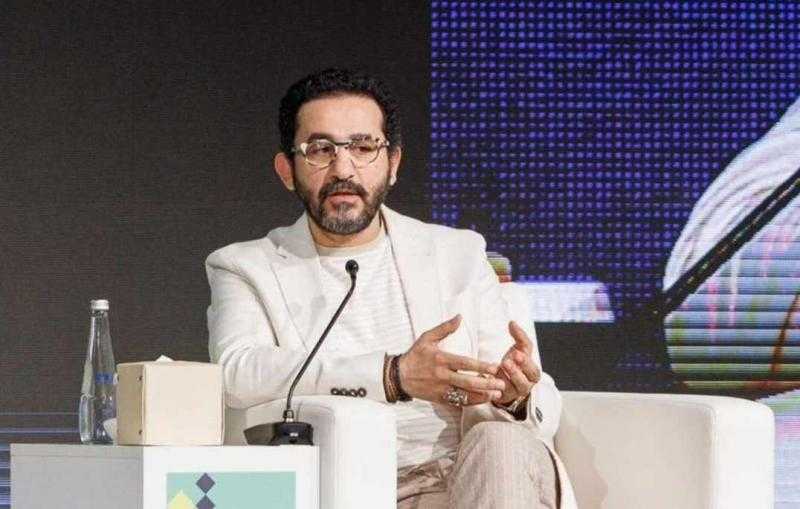تضامنًا مع فلسطين.. أحمد حلمي يُطالب بالوقوف دقيقة حدادًا على روح شهداء رفح في منتدى دبي للإعلام