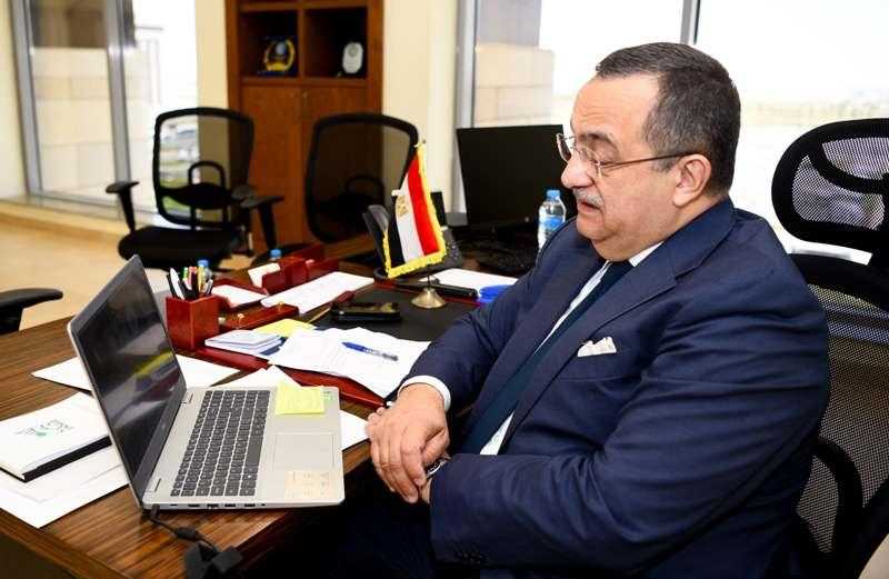 تحركات جديدة من وزارة الهجرة لبحث مشكلات الطلاب المصريين في قيرغيزستان بعد الأحداث الأخيرة