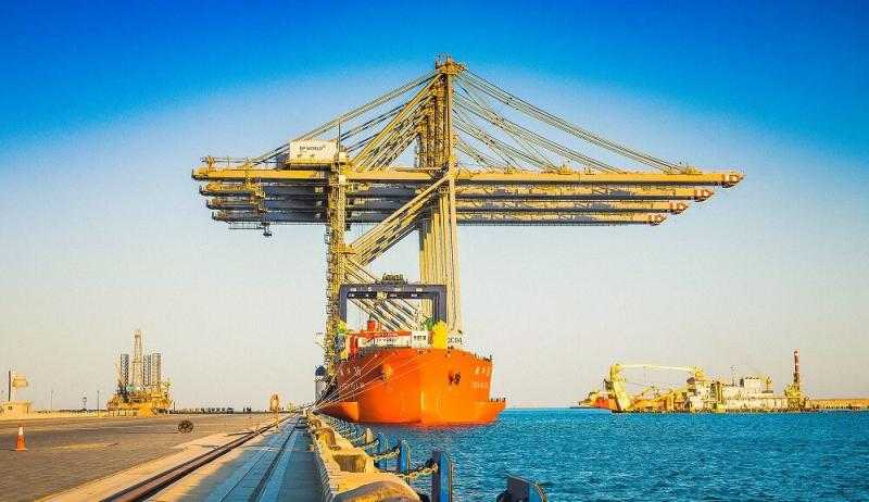 النقل: مشروع تطوير ميناء السخنة وفر 100 ألف فرصة عمل ويتم بشركات مصرية