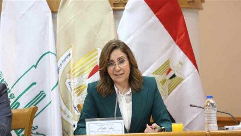 تشييع جثمان والدة وزيرة الثقافة من مسجد الشرطة بالشيخ زايد عقب صلاة الجمعة