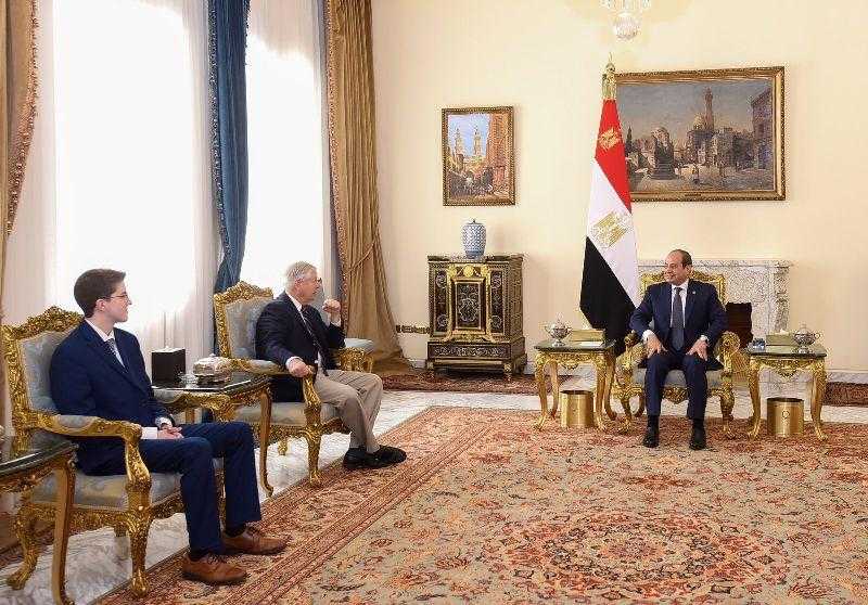 الرئيس السيسي يؤكد أهمية تكاتف الجهود الدولية لوقف الحرب ومنع توسع تداعياتها إنسانيًا وأمنيًا