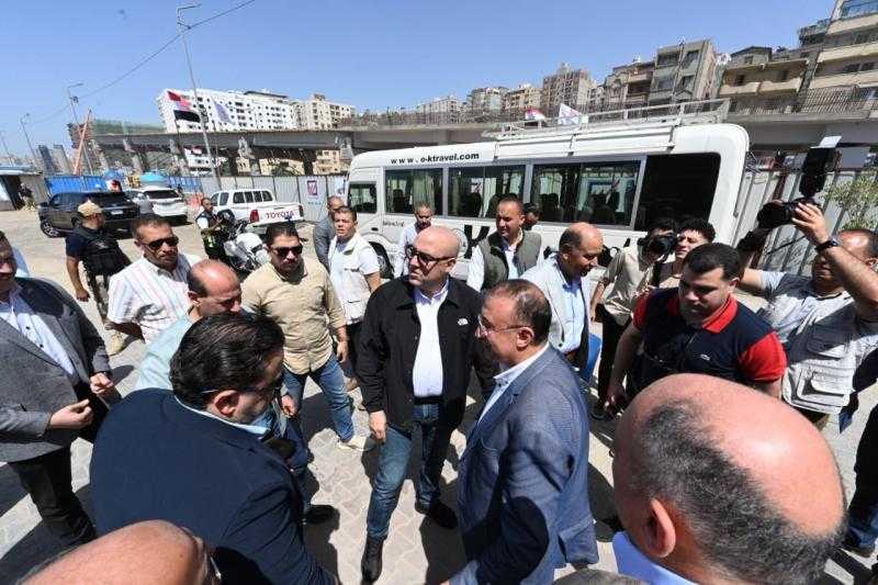 وزير الإسكان يتفقد مشروع إنشاء كوبري يربط شارع السادات بالطريق الساحلي الدولي بالإسكندرية